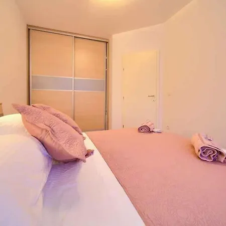 Apartment 34