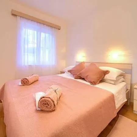 Apartment 34