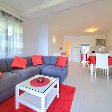 Apartment 34